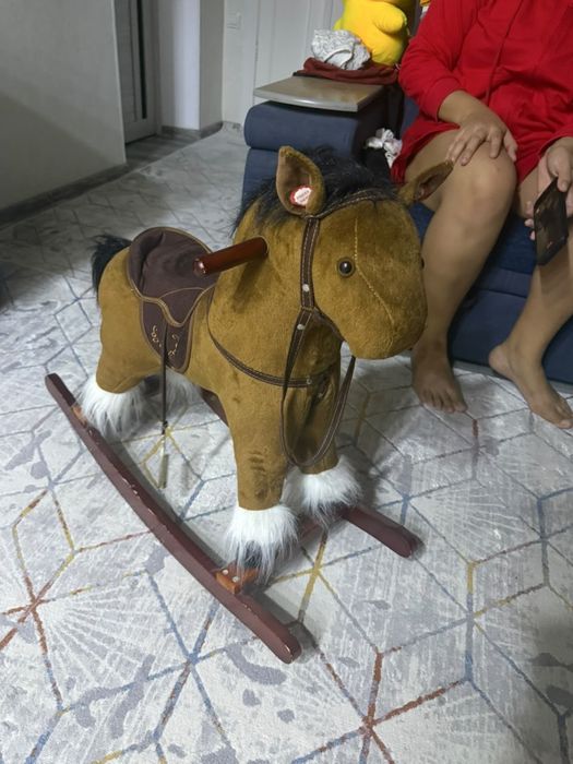Игрушка лошадка большая