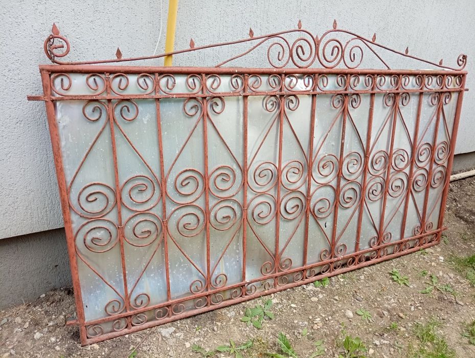 Vând porți și gard din fier(stare buna)