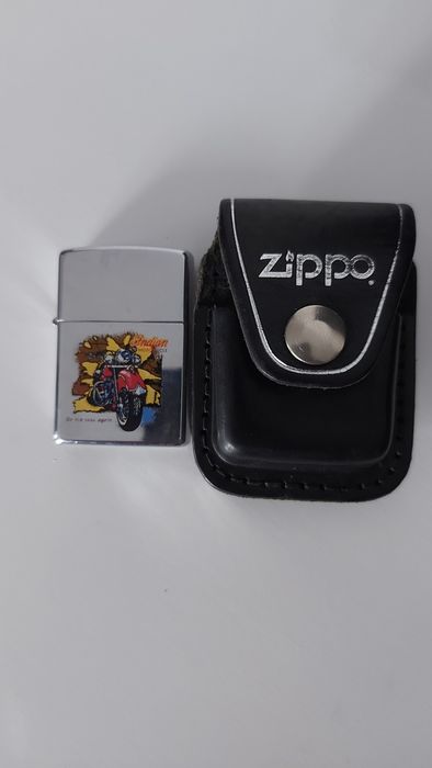 Bricheta si husa zippo de colectie