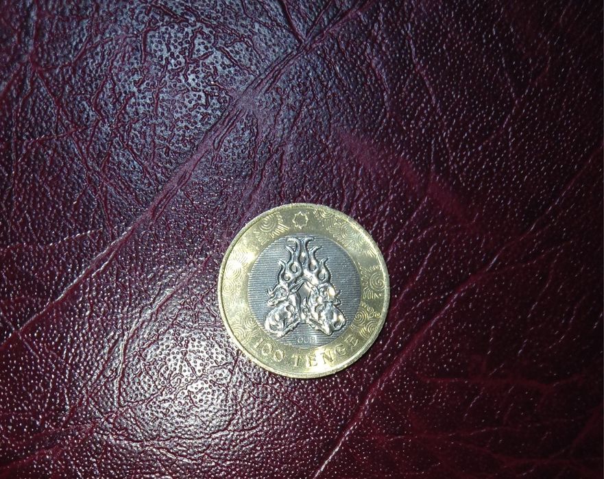 Продам Монету 100 тенге