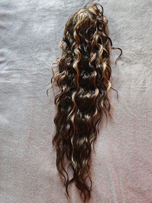 Vând mese pentru prelungire coada