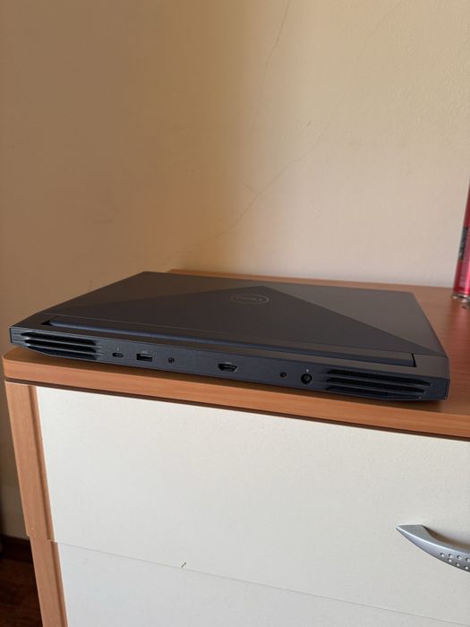 Геймърски лаптоп Dell G15 5510