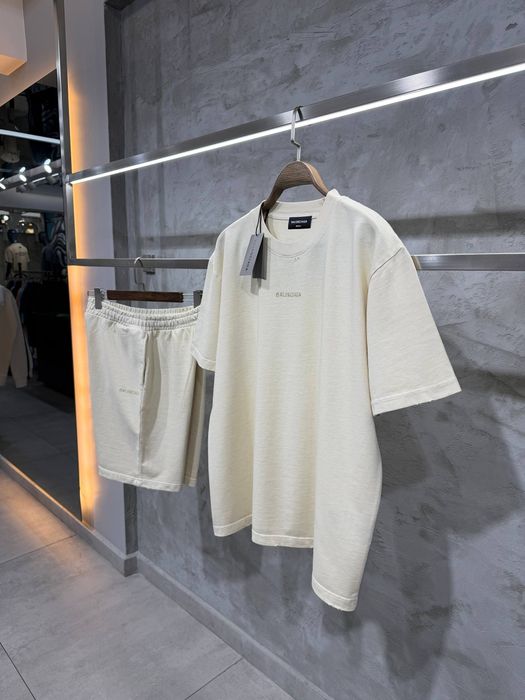 Мъжки къси екипи различни модели