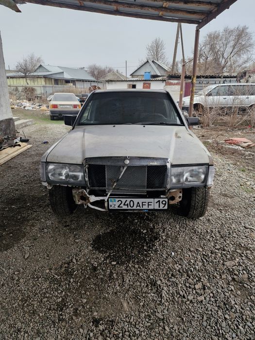 Продам мерс 190 головка снята
