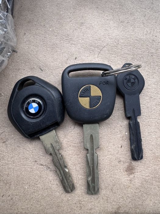 Личинки замка на bmw