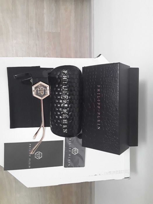 Ochelari de soare damă  PHILIPP PLEIN  sunt noi , 700 de lei