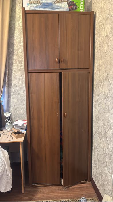 Шкаф узкий , коричневый