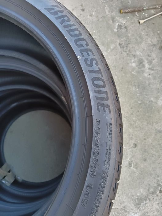 Set anvelope Bridgestone 245 40 R19