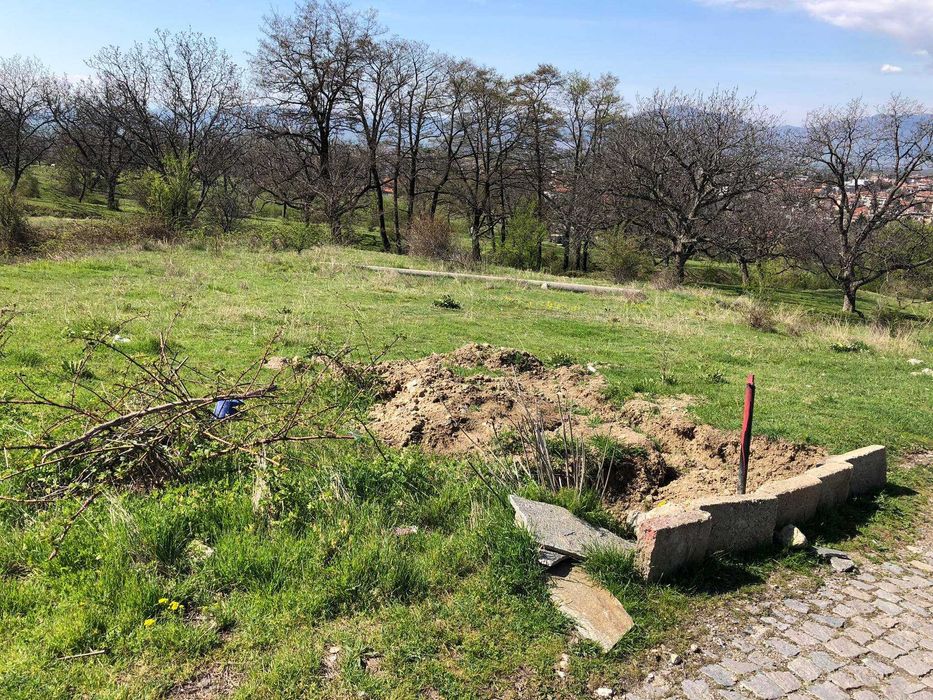 Продава се Парцел в Карлово - 700 кв.м за 99 €/кв.м - Снимка #1