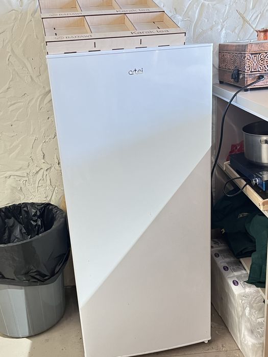 холодильник ,маленькая