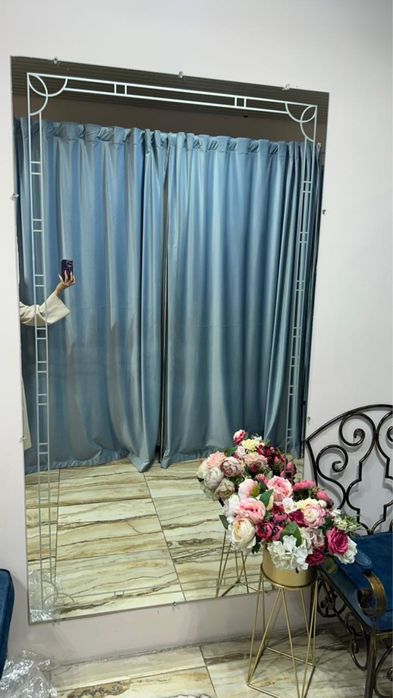 Большое настенное зеркало