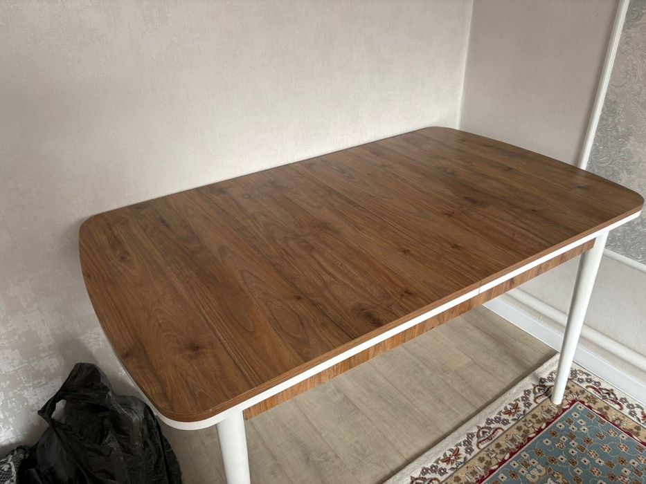 Продам кухонный стол