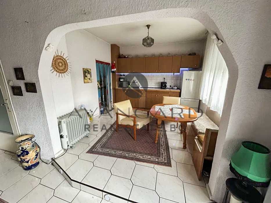 оф.24987 Тристаен обзаведен с реална квадратура/ Тракия