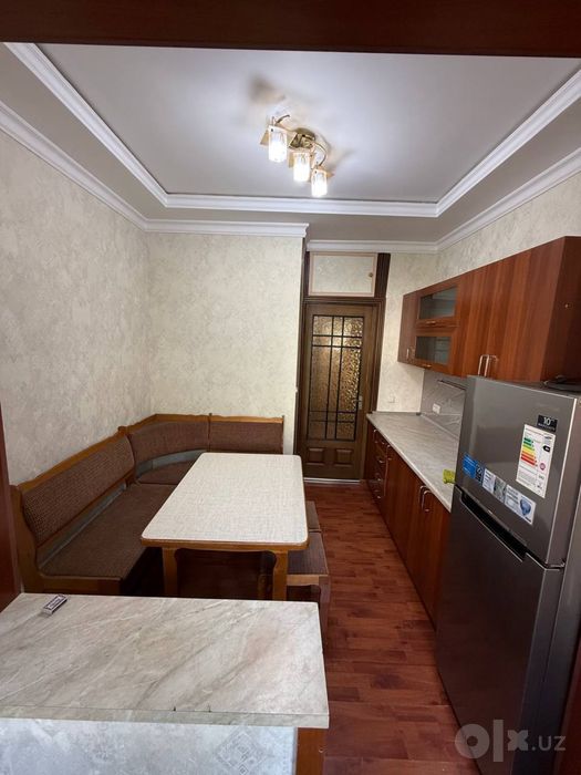Продается 2-комнатная квартира Юнусабад-4 Универсам Автосалон круг