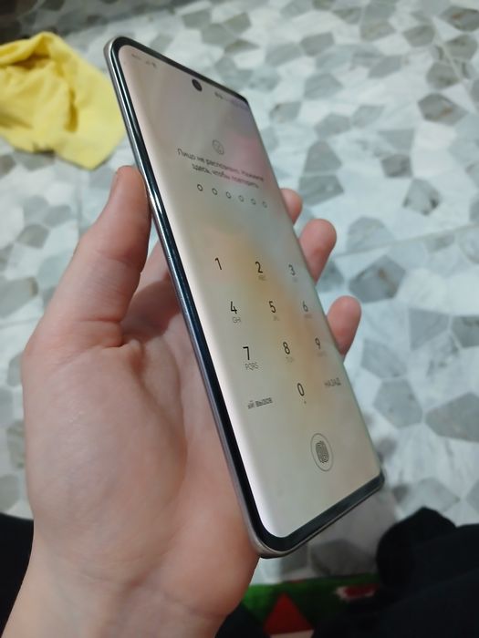 продам или обменяю Huawei nova8