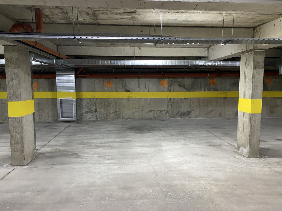 Паркомясто под наем за ЕА