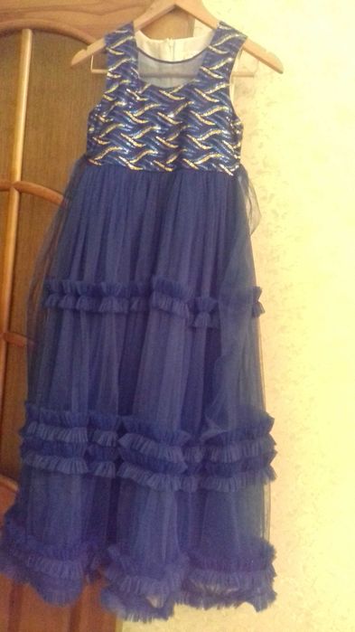 Продам платье нарядное