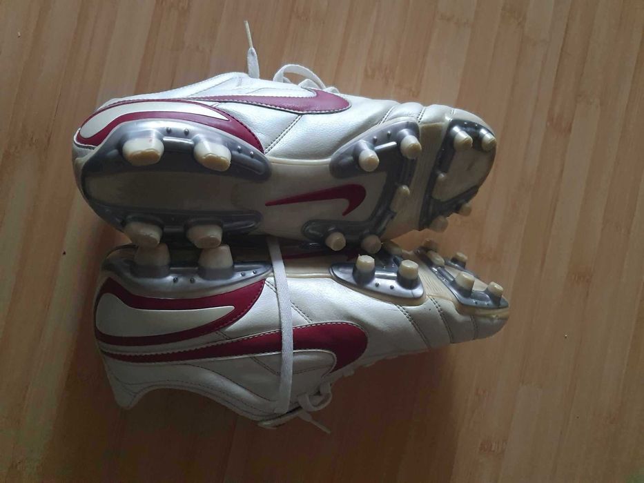 Ghete fotbal Nike Tiempo