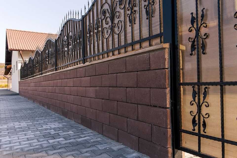 Bolțari 40x20x16 - 20x20x16 și capace gard Gama Rivago si Robusto