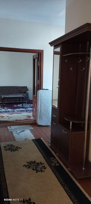 Ховлида хоналар ижарага берлади срочно