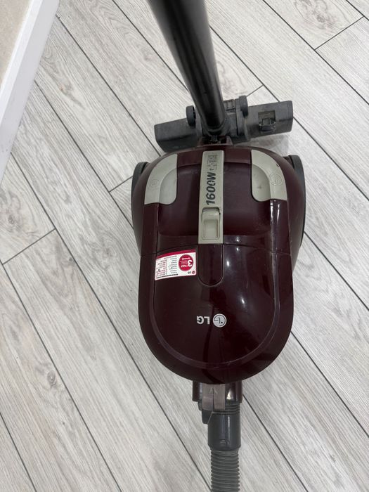 Продам пылесос LG