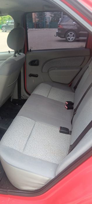 Dacia Logan   =1,6 = aer condiționat =