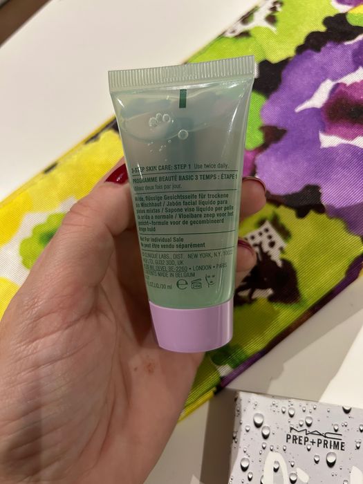 Set produse Clinique mini și pouch plus cadou primer Mac noi