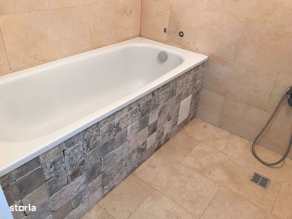 Apartament 4 camere, etaj 8, terasă și lift