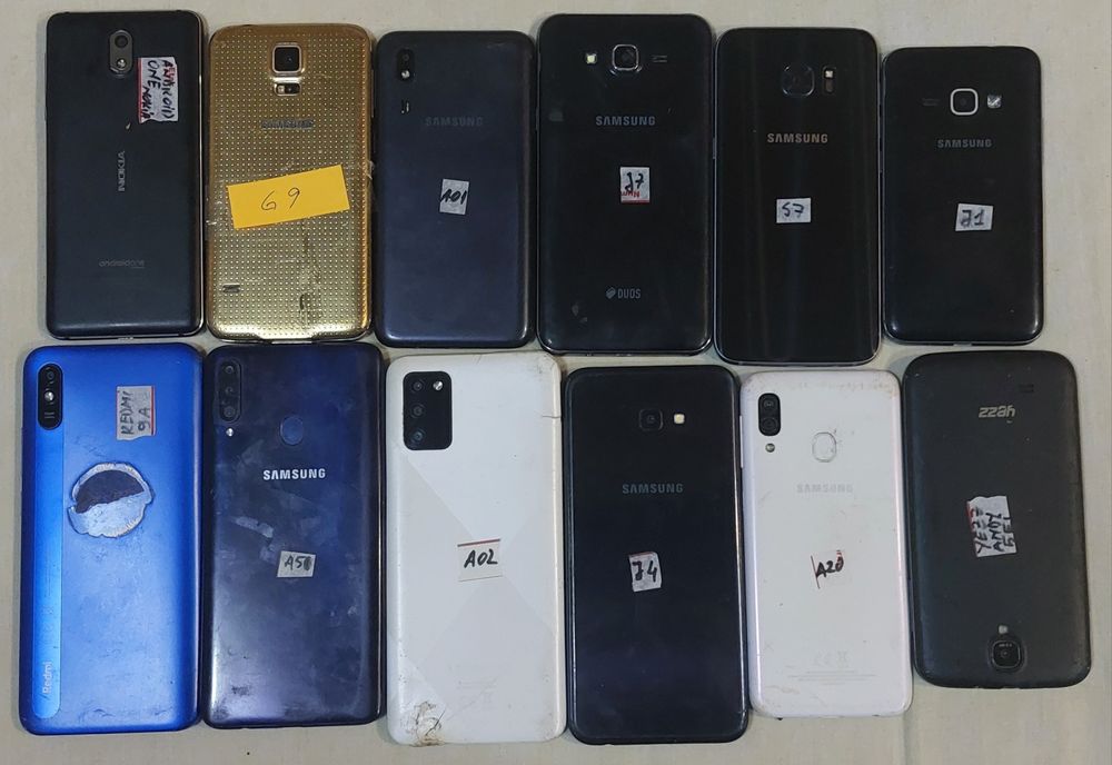 Telefoane defecte doar ce se vede în poza