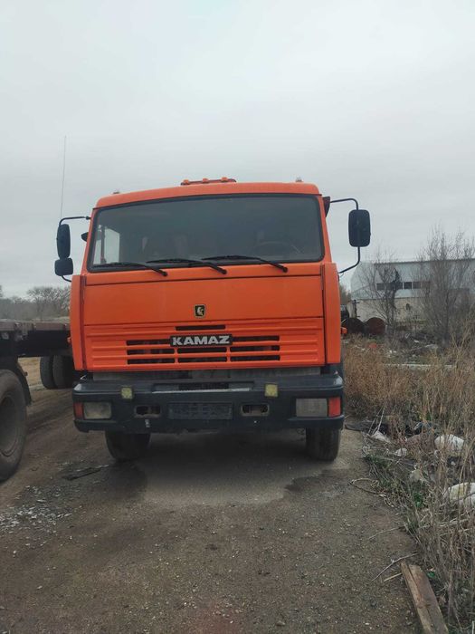 автомашина КамАЗ с прицепом