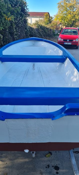 Пласмасова лодка 4м нов внос