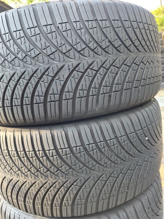 4бр. 245 40 20 Goodyear всесезонни.