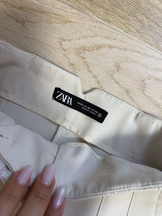 Pantaloni Zara, marimea Xs