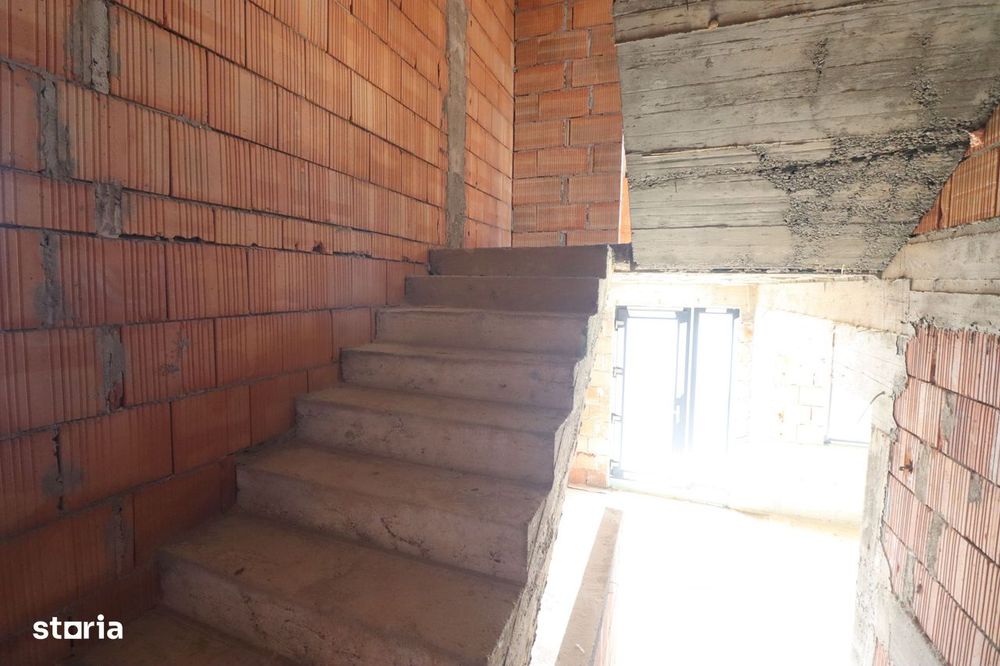 Casa superba si spatioasa, situata in Salicea!