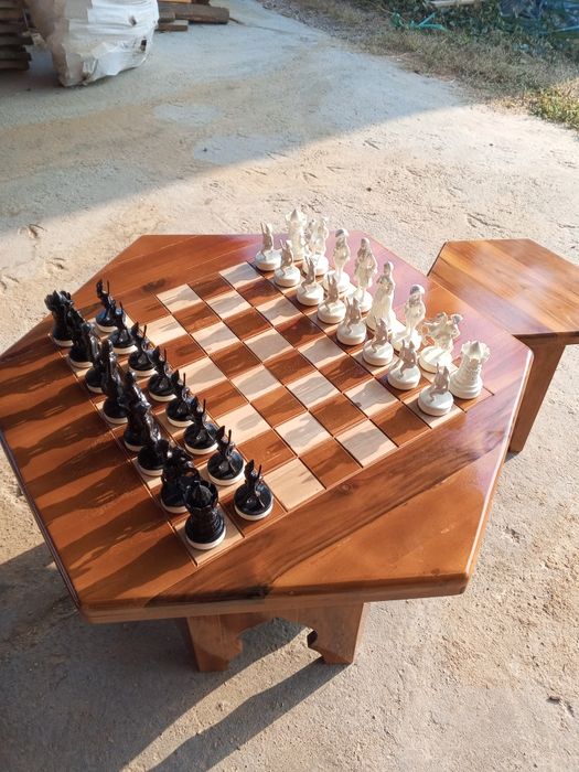 Шахматы из ореха