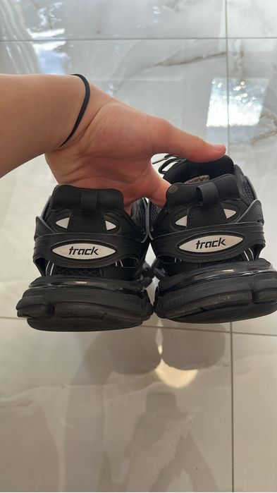 Vand balenciaga Track stare foarte buna