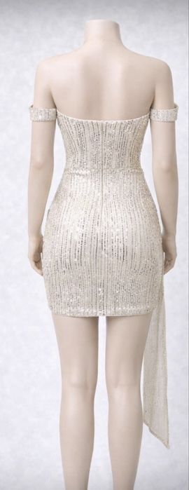 Нова елегантна къса рокля в шампанско