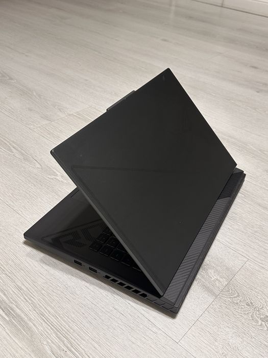 Asus Rog Strix G16 (intel i9 / RTX 4050)