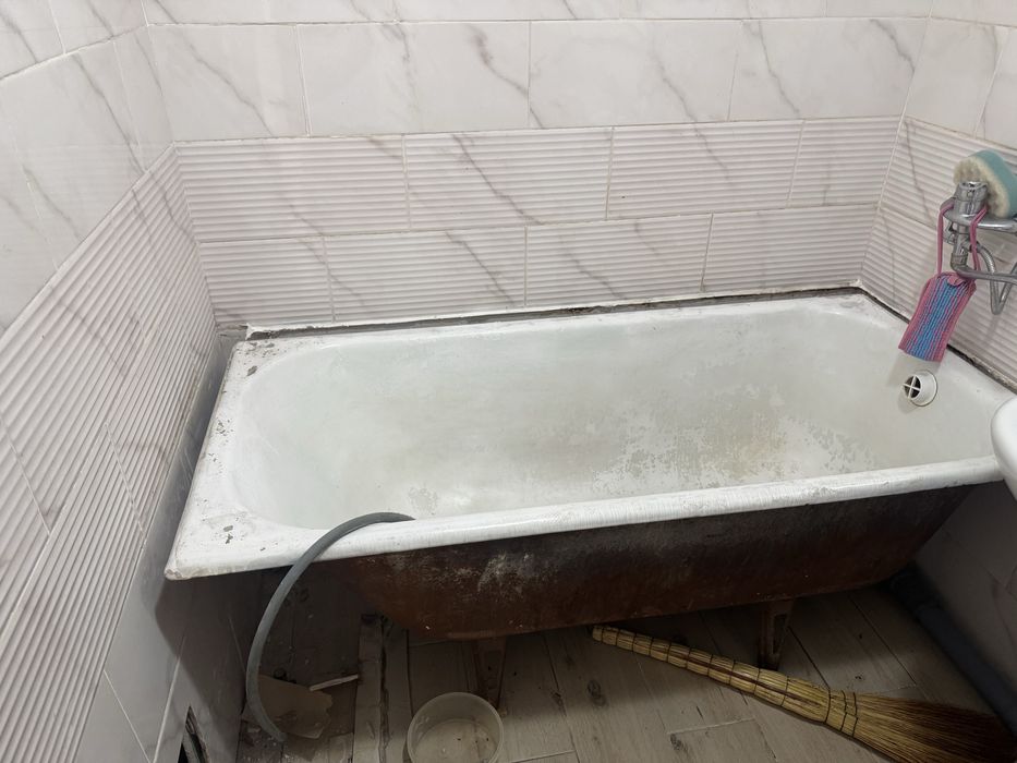 Продам ванну чугунную
