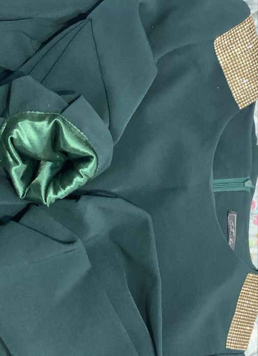 Платья для женщины