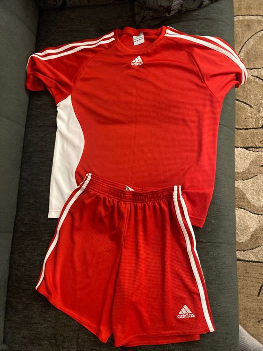 Продам футбольную форму