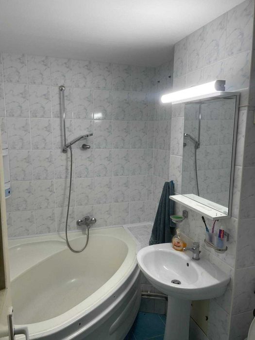 Inchiriez apartament 4 camere