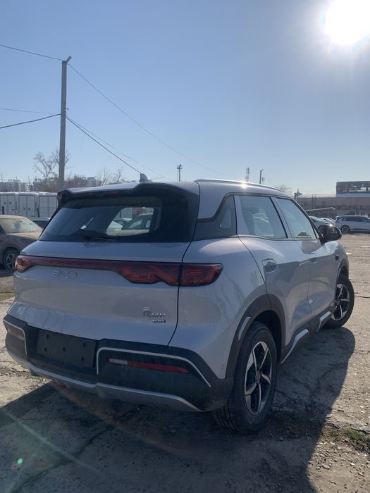 BYD Yuan Up smart driving 4 позиция нахт ва кредит