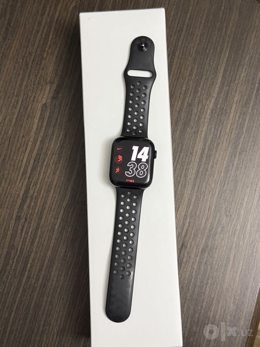 Apple watch series 8