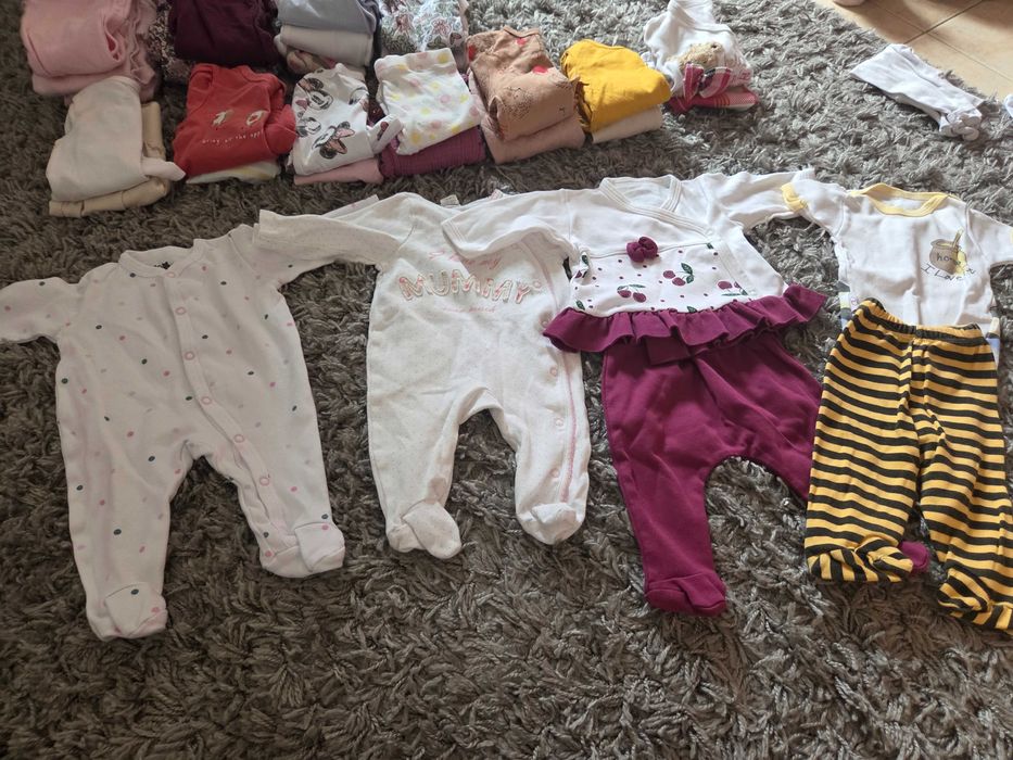 Голям лот бебешки дрешки за момиче