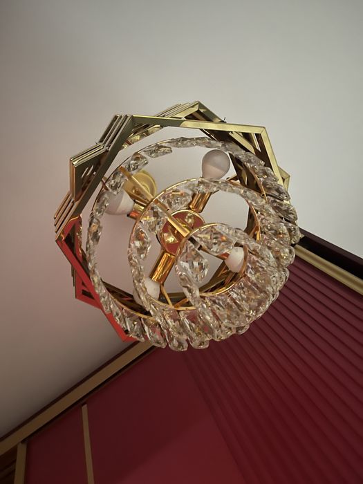 Люстра в отличном состоянии