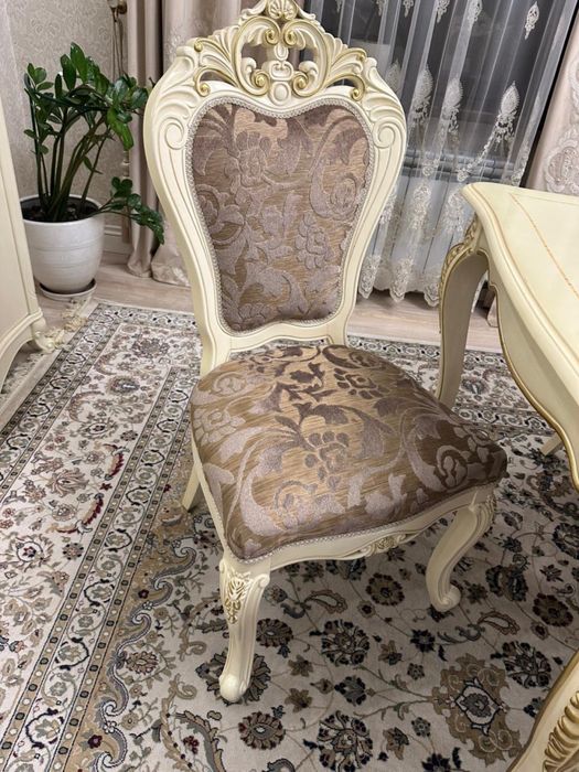 Продам только 6 стульев