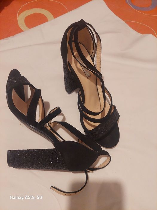 Sandale nr 37 de ocazie