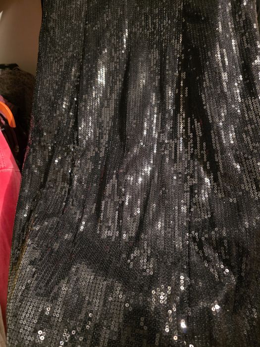 Продам платье в пайетках 44р