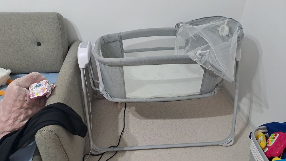 Кровать-манеж серая